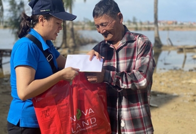 Tập đoàn Novaland tặng 15 tỷ đồng cho vùng lũ miền Trung