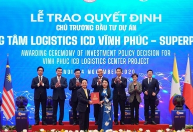 Trao quyết định chủ trương đầu tư dự án Trung tâm logistics ICD Vĩnh Phúc