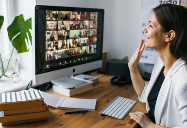 Người trẻ Đông Nam Á đua nhau 'khởi nghiệp' bán hàng online mùa Covid-19