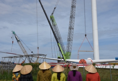 Người dân 'lo xa', dự án điện gió 'đứng hình'