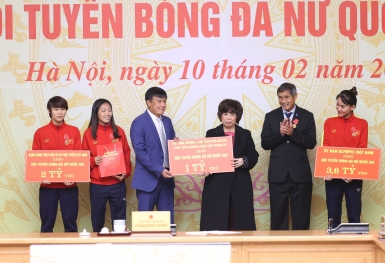 Tập đoàn TH trao tặng 1,5 tỷ đồng cho đội tuyển bóng đá nữ Việt Nam
