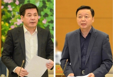 Hai Bộ trưởng trả lời chất vấn về tăng giá xăng, 'thổi' giá đất