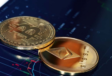 Giá Bitcoin hôm nay 15/3: Lao dốc từ đỉnh mới