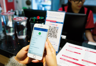 Tiền gửi thanh toán của người dân tại các ngân hàng tăng vọt, hơn 104 triệu tài khoản với số dư gần 750 nghìn tỷ đồng