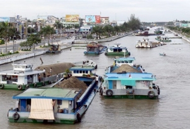 Chủ tàu Việt lao đao vì cước chạm đáy: Gánh nặng hơn...