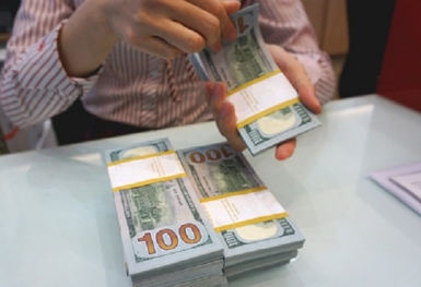 Giá USD ngân hàng và tự do đồng loạt tăng