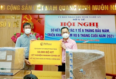 T&T Group hỗ trợ trên 180.000 bộ kit xét nghiệm nhanh COVID-19