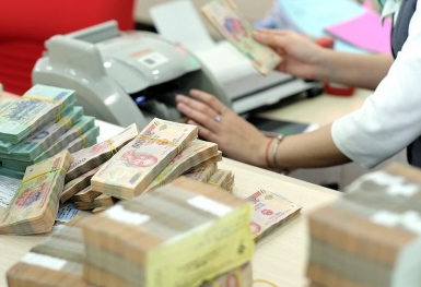 6 tháng đầu năm ảm đạm, ngân hàng dồn dập tăng vốn vào cuối năm