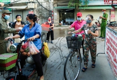 Băn khoăn chuyện lạm phát: Rau, thịt, trứng đều tăng giá...