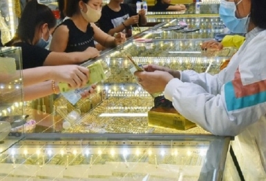 Giá vàng hôm nay 15/8: Ngược dòng ngoạn mục, vàng có tuần tăng giá mạnh