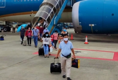 Yêu cầu đánh giá tác động của chính sách áp sàn giá vé máy bay