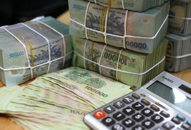 Techcombank 'rót' tiền vào bất động sản, Agribank 'rót' tiền cho bán buôn và bán lẻ