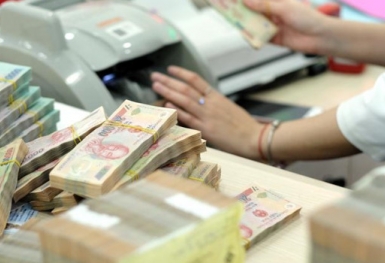 Ngân hàng vẫn 'hốt bạc' bất chấp 'cú đúp' Covid-19