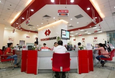 Techcombank: Lãi dự thu và nợ xấu tăng mạnh