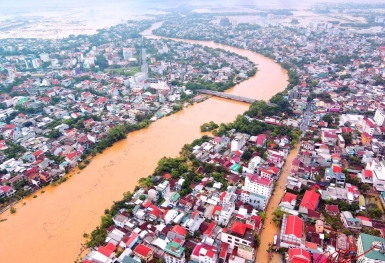 Ngân hàng Nhà nước đề nghị xem xét miễn giảm lãi vay cho người dân vùng lũ