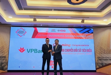 VPBank năm thứ 3 liên tiếp nhận giải thưởng 'Ngân hàng chuyển đổi số tiêu biểu'