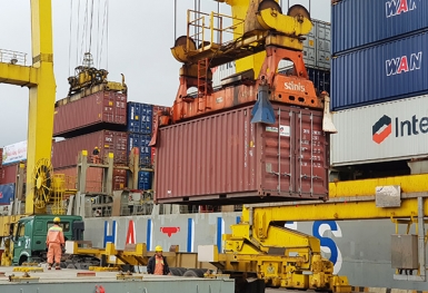 Tổng lượng hàng thông qua cảng biển Đà Nẵng giảm trong 11 tháng đầu năm 2021