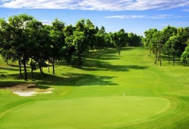 Sân golf giáp đất canh tác, khu dân cư: Đi ngược