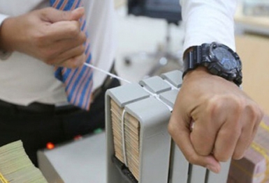 Ngân hàng siết mạnh dòng vốn chảy vào đầu tư bất động sản, chứng khoán, du lịch