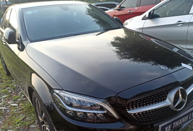 Ngân hàng phát mại nhiều xe sang, biệt thự để thu hồi nợ