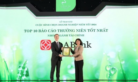 SeABank dẫn đầu Top 10 doanh nghiệp Quản trị công ty tốt nhất (Midcap) tại VLCA 2024