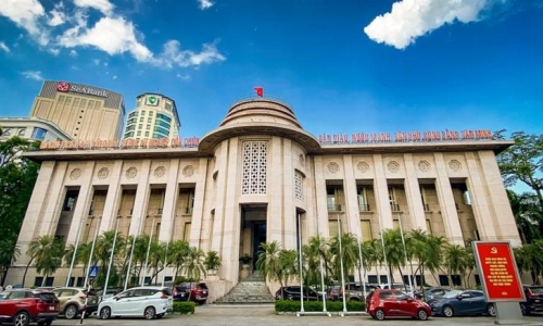 15 ngân hàng nhà nước khu vực được tổ chức lại như thế nào?