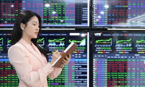 Cơn sóng IPO năm 2025: Nhà đầu tư cần cẩn trọng trước khi xuống tiền