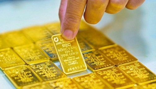 Giá vàng vượt 121 triệu đồng sau động thái mới từ Tổng thống Mỹ