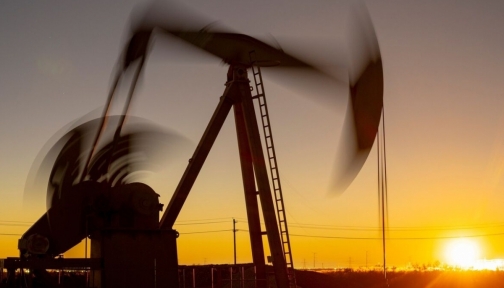 Nhu cầu dầu chững lại trên toàn cầu, dự trữ bật tăng