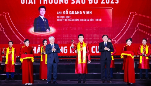 Doanh nhân Đỗ Quang Vinh được vinh danh trong TOP 10 Giải thưởng Sao Đỏ 2025