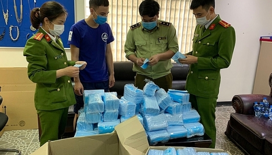 Hà Nội phát hiện tạm giữ gần 800.000 chiếc khẩu trang không hóa đơn, chứng từ