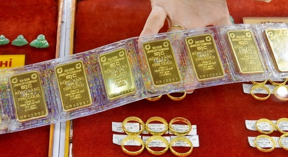 Giá vàng tiếp tục giảm