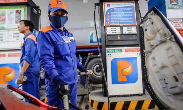 Ngày mai, giá xăng có thể tiếp tục giảm mạnh