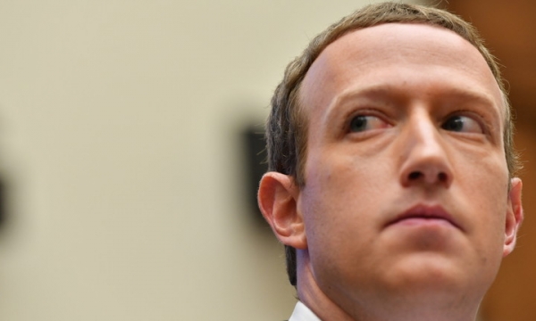 Nhà sáng lập Facebook mất 71 tỉ USD từ đầu năm tới giờ