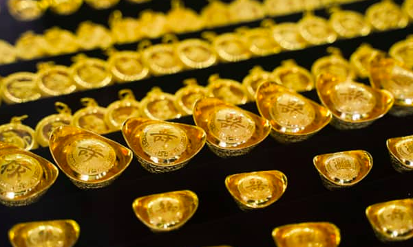 Thêm một phiên giảm, giá vàng thế giới chạm mức thấp nhất trong vòng hơn hai năm