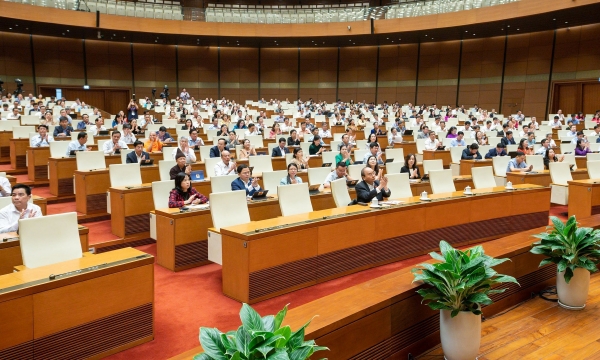 Quốc hội giao chỉ tiêu tốc độ tăng GDP năm 2023 khoảng 6,5%