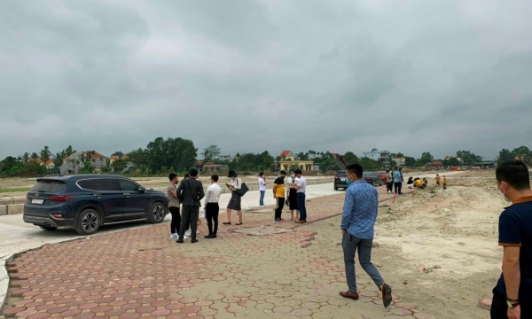Môi giới bất động sản bán chênh, đẩy nhà đầu tư vào thế khó