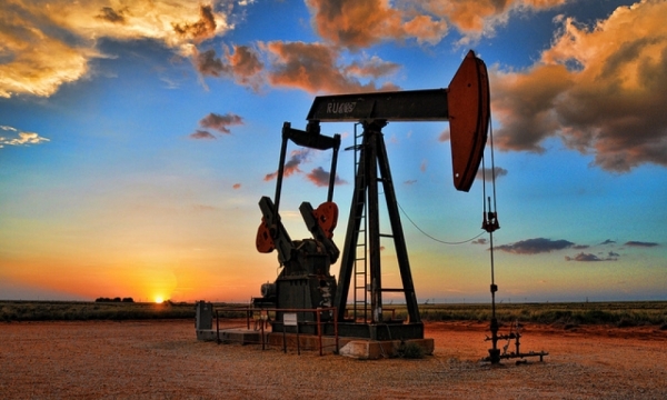Giá xăng dầu hôm nay 18/11: Brent tụt về mức 90 USD/thùng