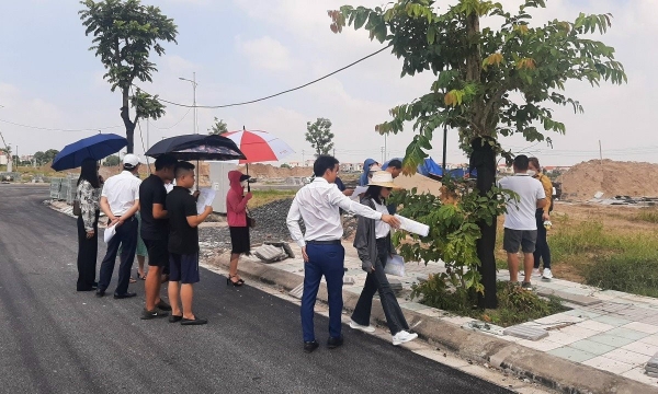 Bất động sản 'đóng băng', tại sao chỉ có hiện tượng doanh nghiệp giảm giá, chưa thấy nhiều nhà đầu tư nhỏ lẻ bán cắt lỗ sâu