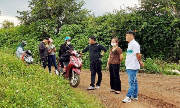 Không còn cảnh bà bán xôi, ông xe ôm, nhân viên văn phòng… đi làm “cò đất”, thị trường bất động sản đang...