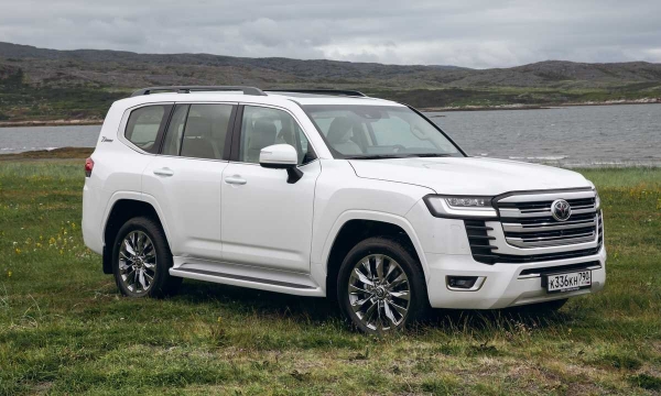 ‘Xe chủ tịch’ Toyota Land Cruiser vẫn thua 1 cái tên trong danh sách xe nồi đồng cối đá nhất thế giới