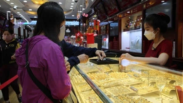 Giá vàng hôm nay 8/12 leo dốc, tiến mốc 1.800 USD/Ounce