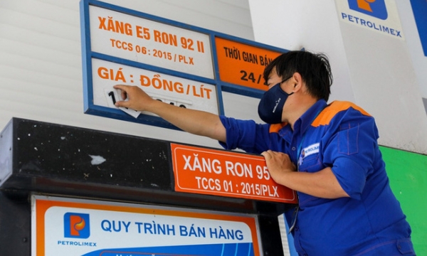 Chiều 21/12: Giá xăng giảm lần thứ 4 liên tiếp