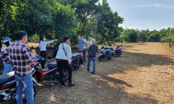Qua rồi thời cứ có tiền mua đất nền là thắng, giờ giá đất đang giảm về mức trước khi xảy ra sốt đất