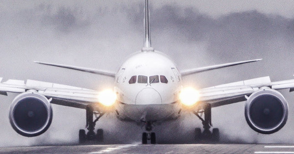 Kinh tế toàn cầu bấp bênh giữa suy thoái và hạ cánh mềm