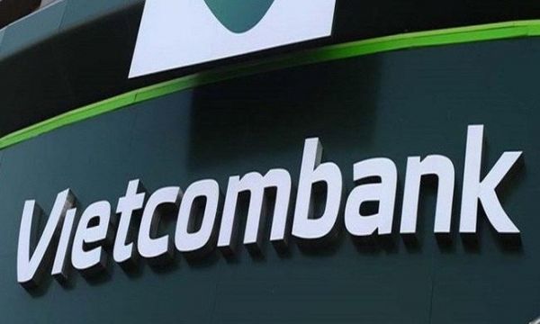 Vietcombank (VCB) lập đỉnh mọi thời đại, vốn hóa vượt tổng BIDV và Vietinbank cộng lại