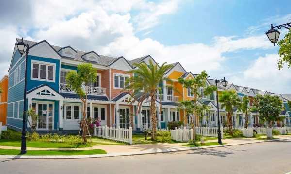 Mua biệt thự 14 tỷ, mạnh tay vay ngân hàng 10 tỷ, nhà đầu tư chóng mặt với lãi suất gần 100 triệu mỗi tháng...