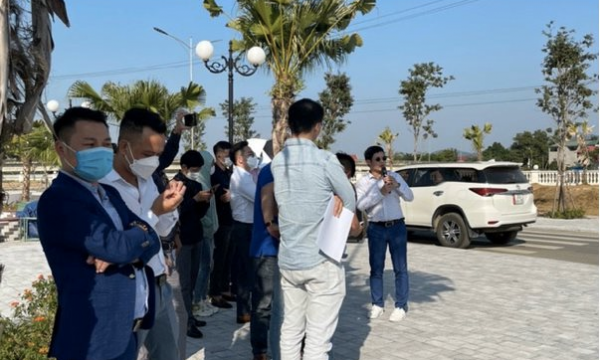 Hy hữu chuyện nhà đầu tư có 7 tỷ, vay 15 tỷ ngân hàng mua 60 lô đất, 2 năm sau tổng tài sản tăng gấp 4