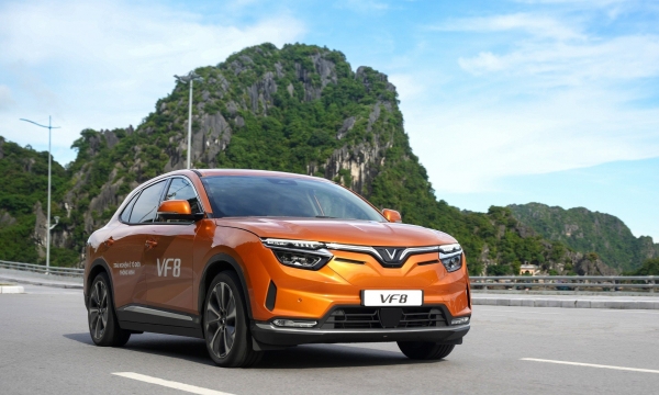 Công ty taxi điện của ông Phạm Nhật Vượng tìm đối tác tài xế: cam kết lương cứng lên đến 11 triệu đồng, hoa hồng....