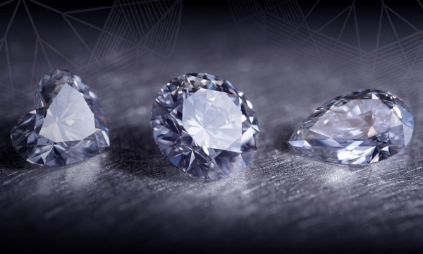 Giá kim cương đã giảm 18% so với mức đỉnh, các nhà phân tích lo lắng 'mặt hàng xa xỉ' tiếp tục lao dốc